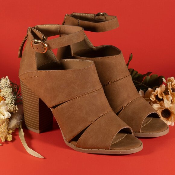 Qupid Ankle Booties Block Heel Peep Toe Side Buckle Color Brown Womens Size 7 - Picture 1 of 12